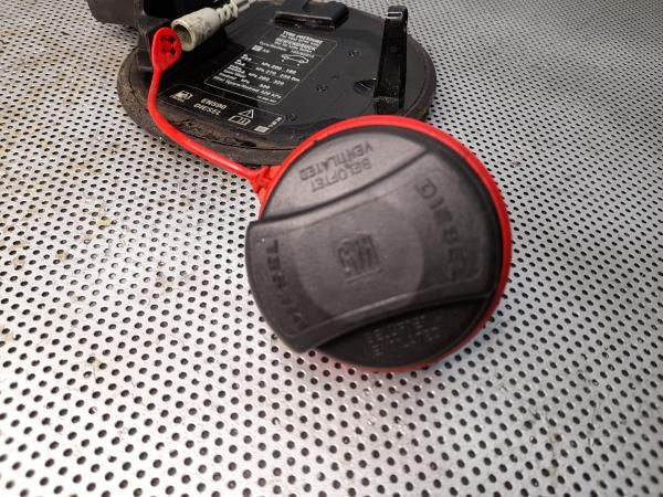 Tampa depósito combustível OPEL Corsa D