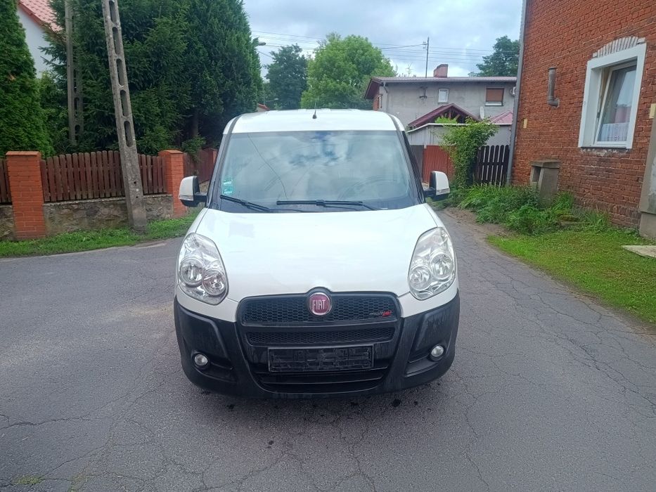 Doblo  combo Kangoo  caddy 2 2010 diesel OTWIERANY DACH