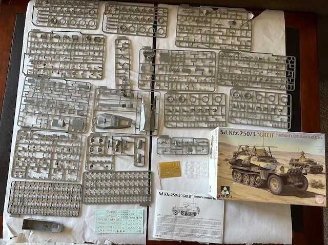 Продам 1/35 Takom 2194 SdKfz 250/3 Greif Rommel's Command Halftrack