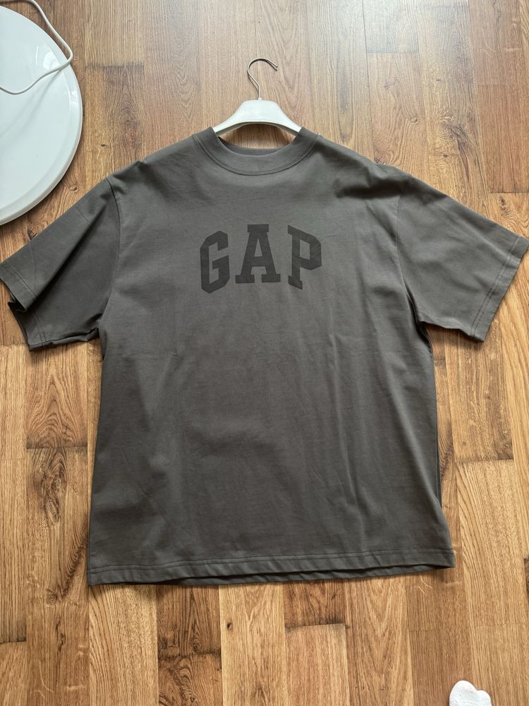 yeezy gap tshirt yzy gap