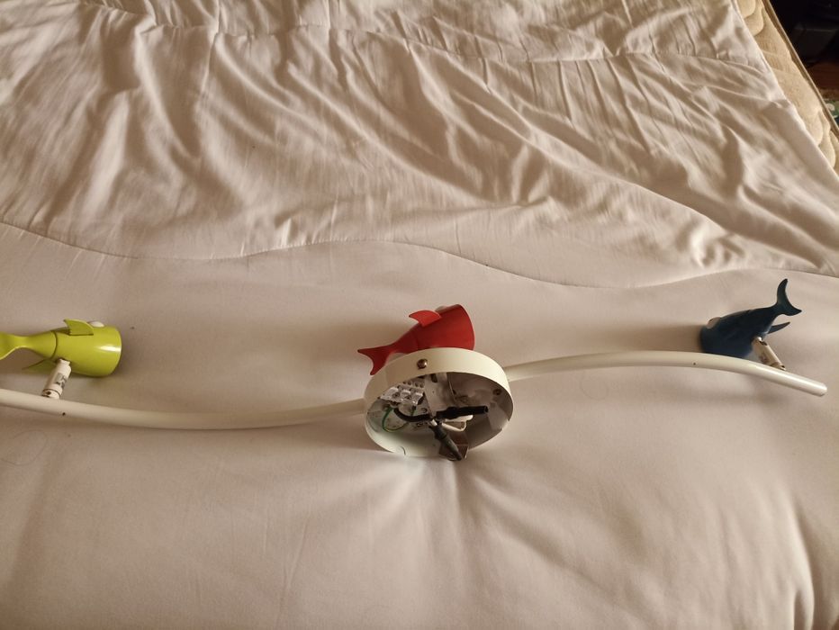 Candeeiro tecto tubaroes Ikea