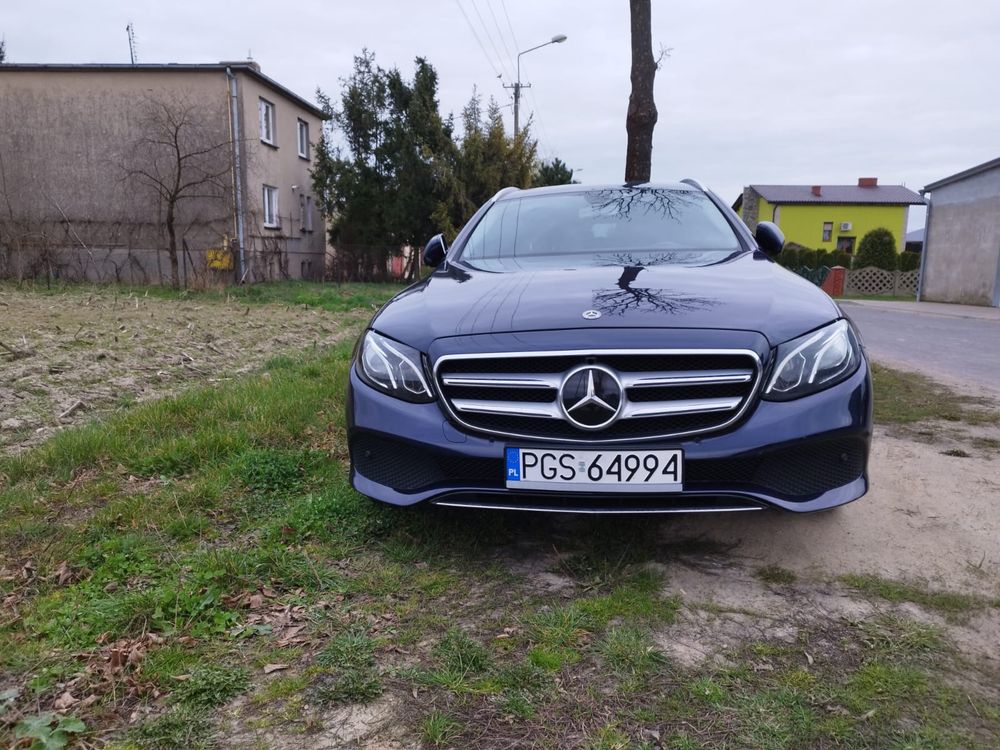 Mercedes E200d  W213 . 2018 rok