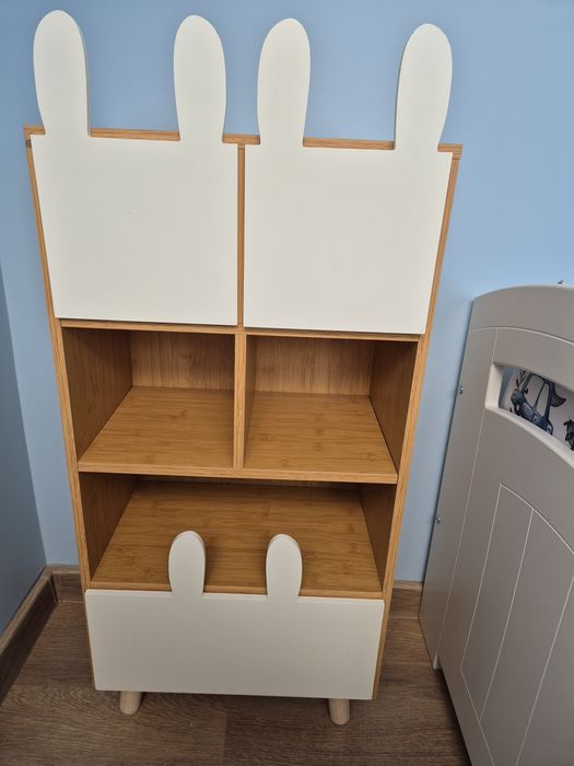 Regał dziecięcy z szufladkami