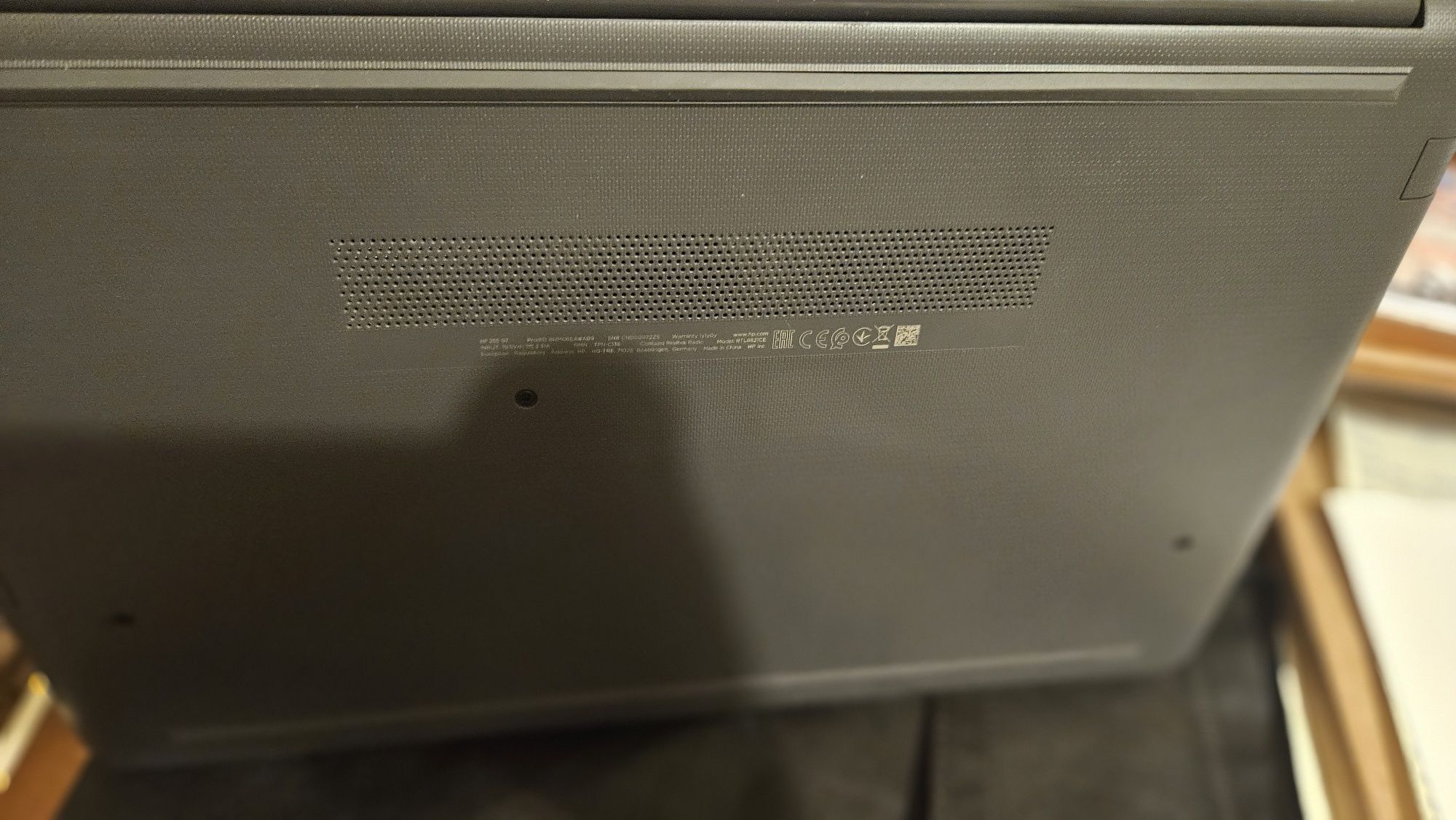 PC Assus + PC HP com oferta Tablet Surface