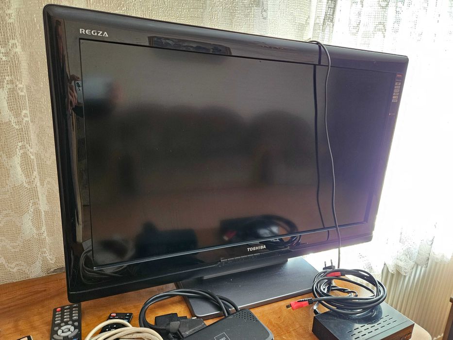 Telewizor Toschiba 32 cale z dekoderami