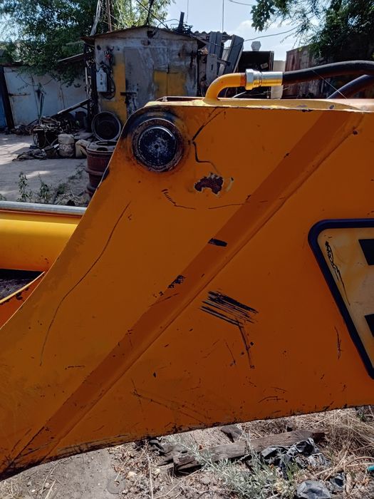Продам екскаватор навантажувач JCB 3CX