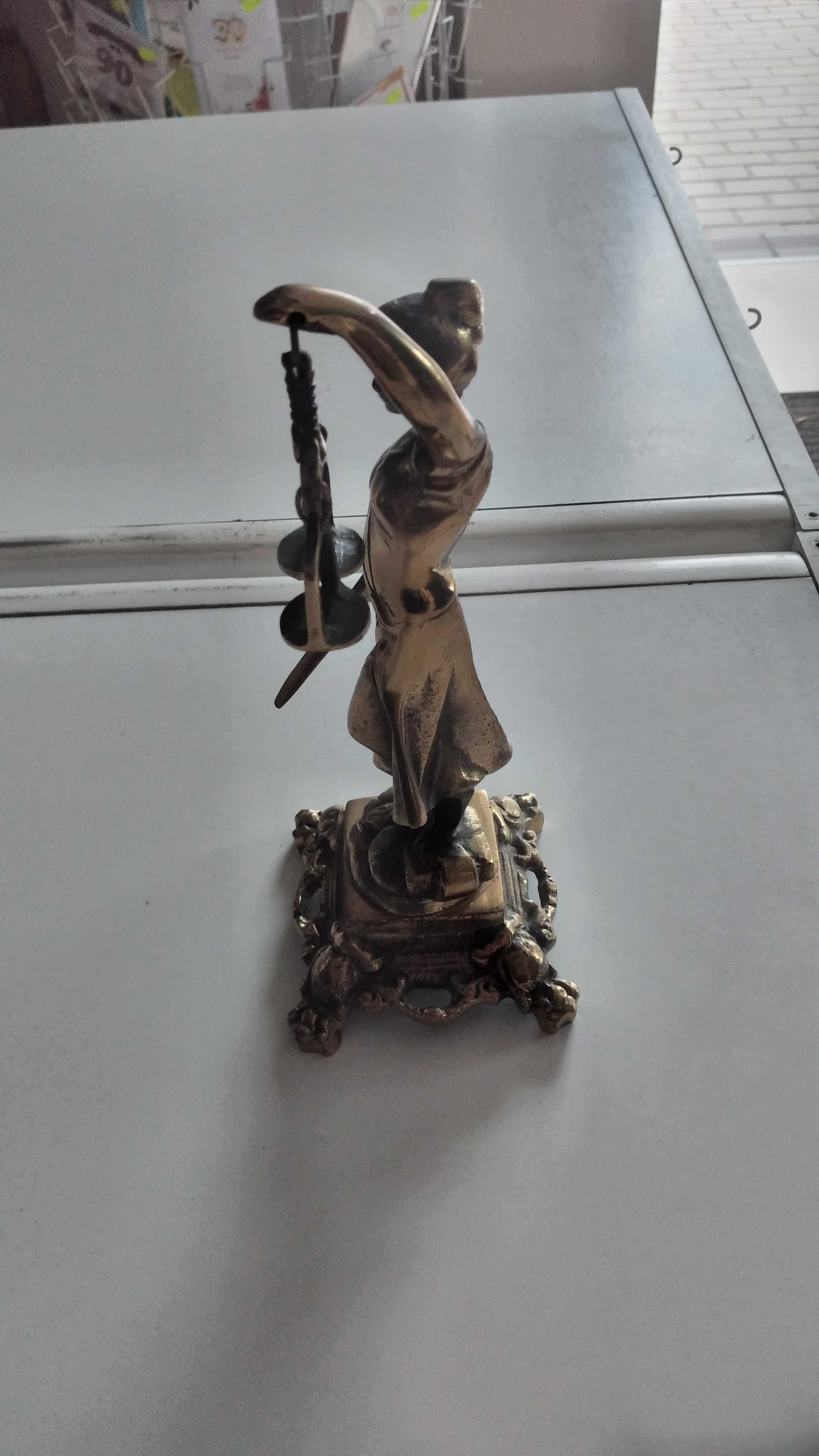 Figurka Temidy mosiądz