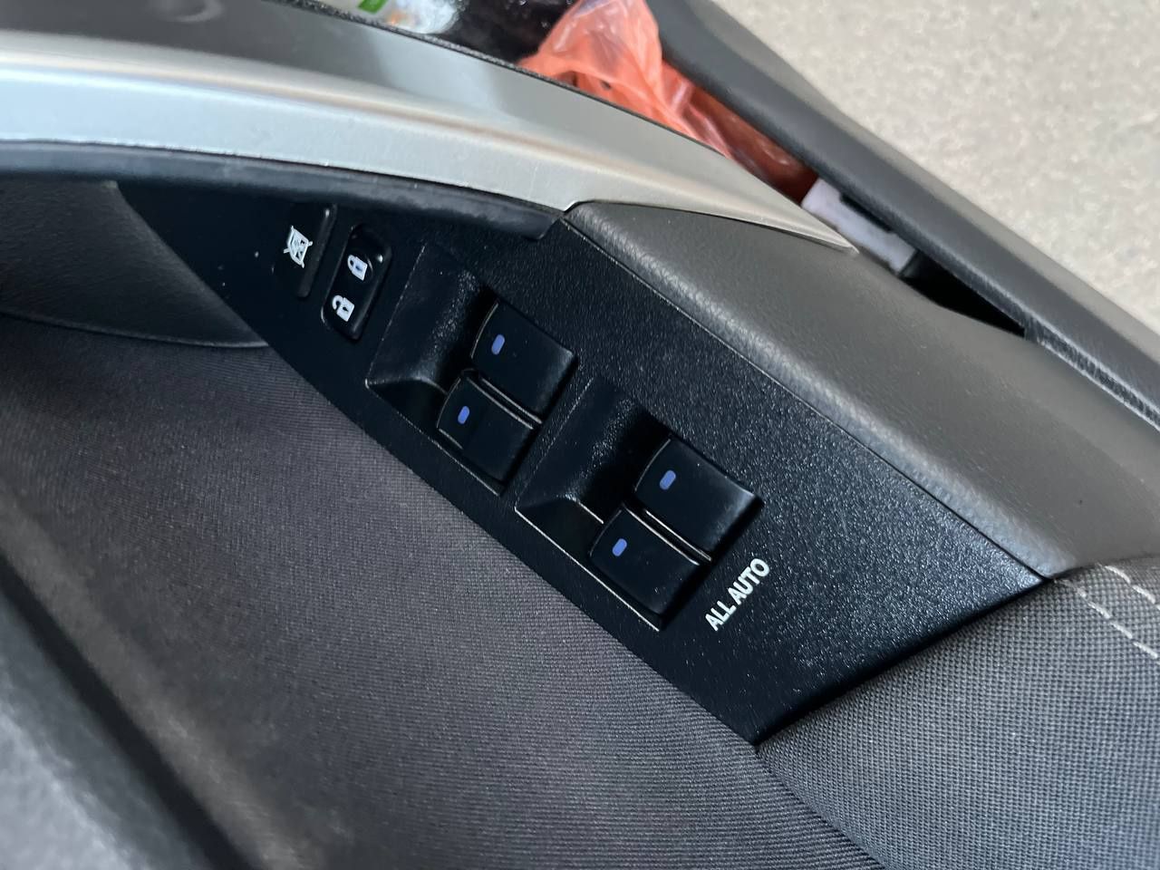 Toyota Corolla 1.6 газ/бенз. 2016