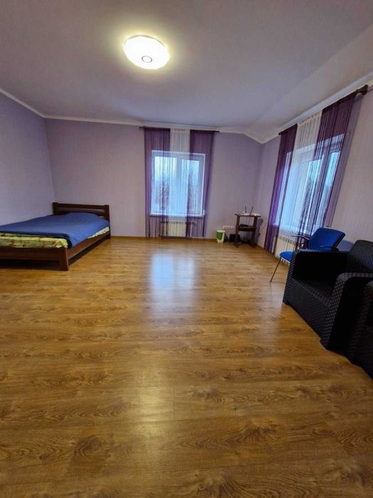 Продаж будинку 214  кв. метрів в 40 км від Києва.