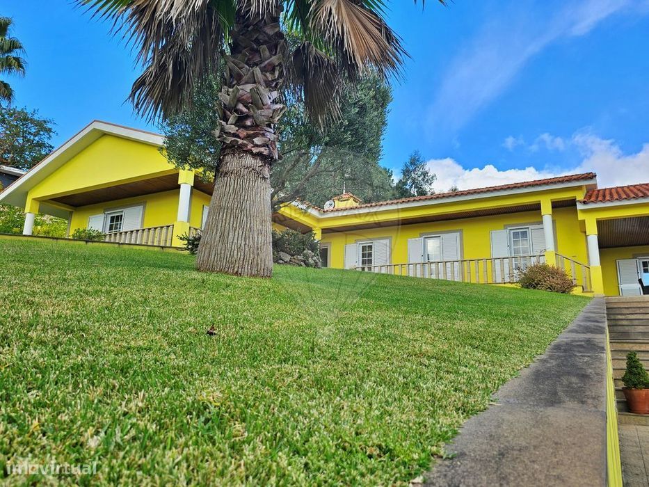 Moradia T5 para venda