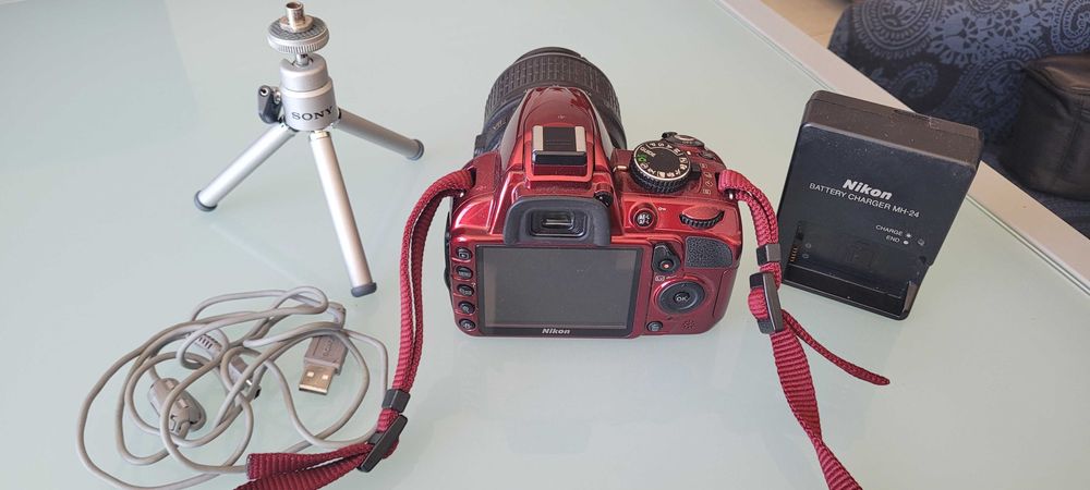 Máquina Nikon D3100