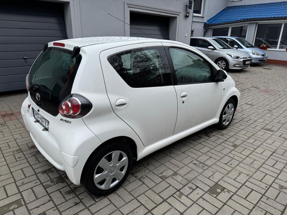 Toyota Aygo 1.0 68 KM sprowadzona 2010 zarejestrowana klima super stan