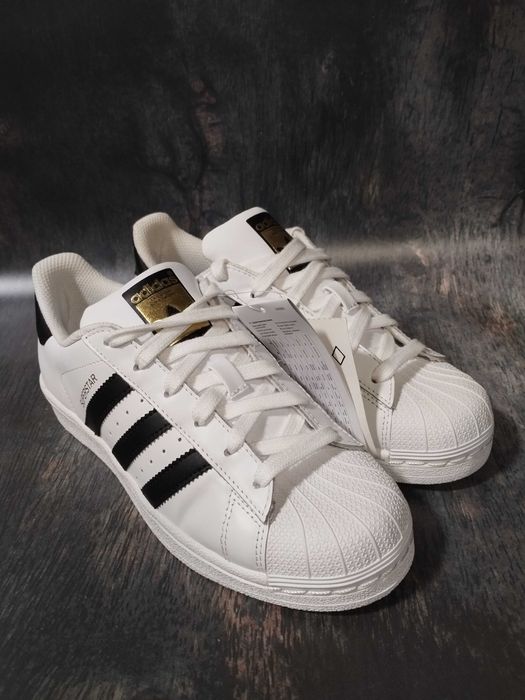 adidas Originals
SUPERSTAR
