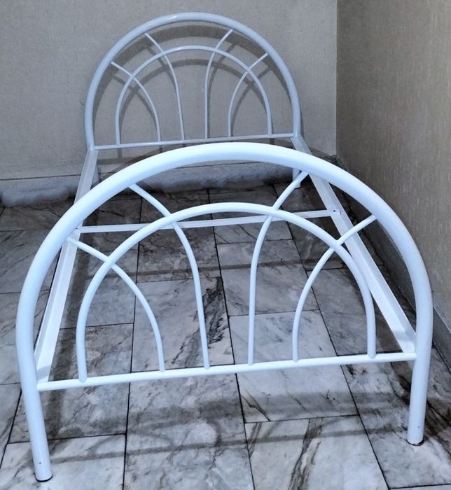 Cama de Tubo Branco