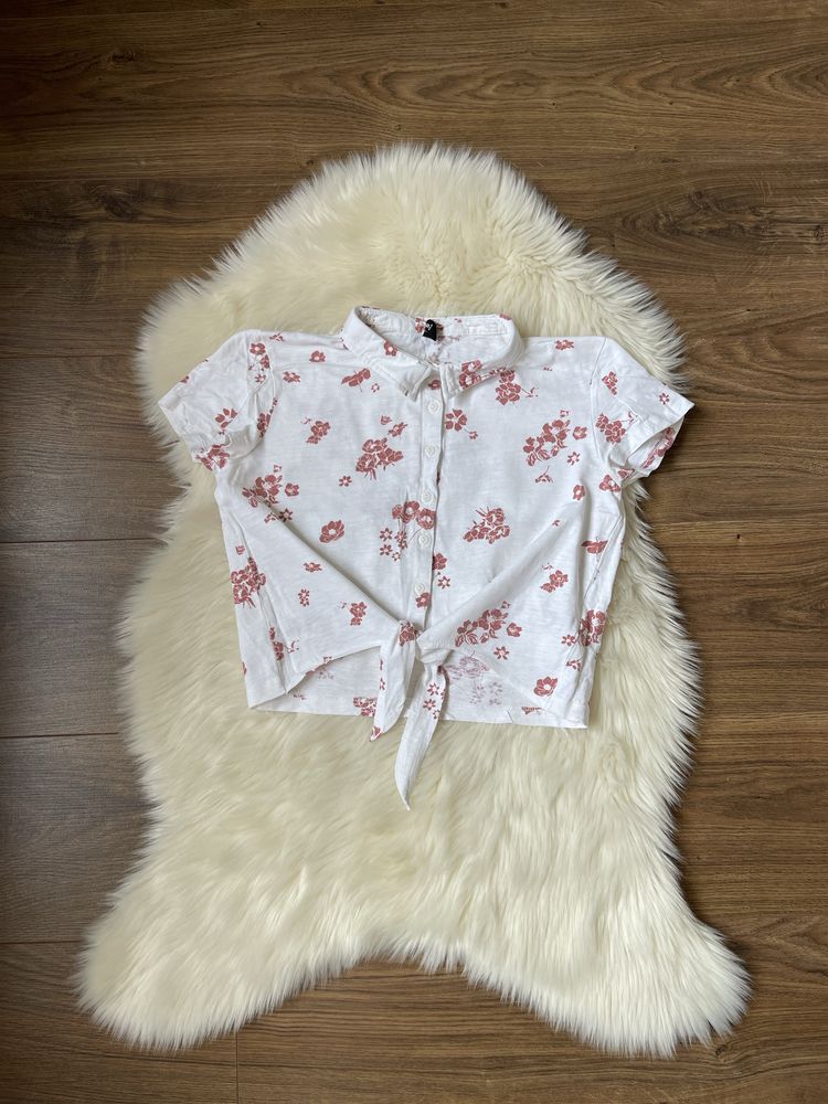 Sinsay biała bawełniana krótka bluzka koszula crop top w kwiatki S