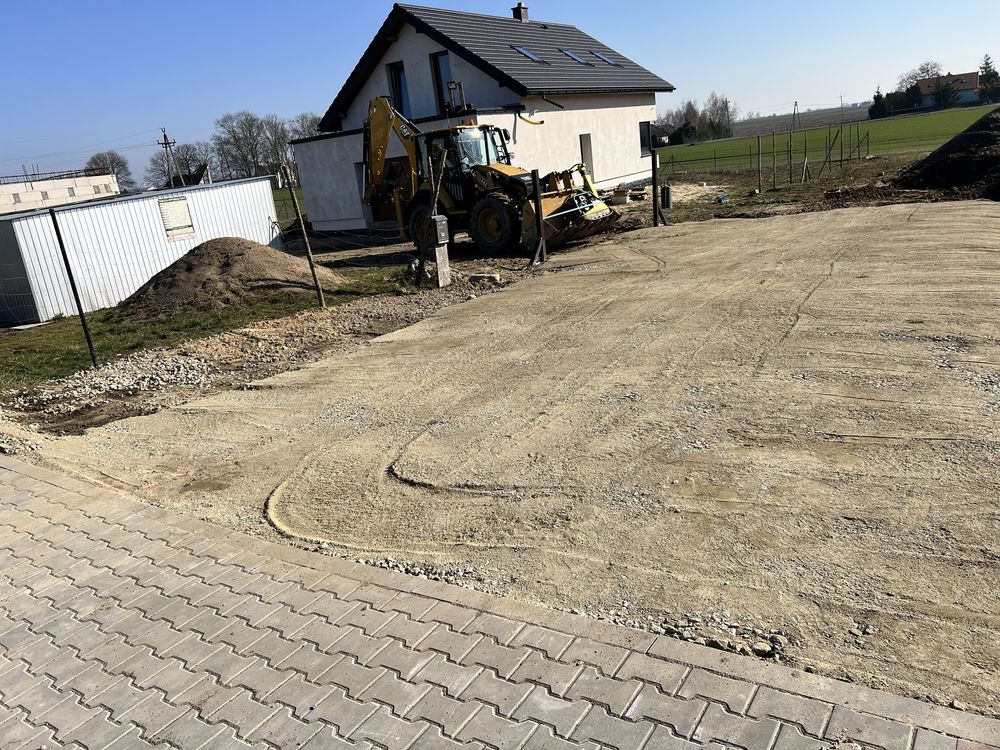 Usługi ziemne  Wykopy koparka Wynajem Koparko ładowarka piasek 20 ton