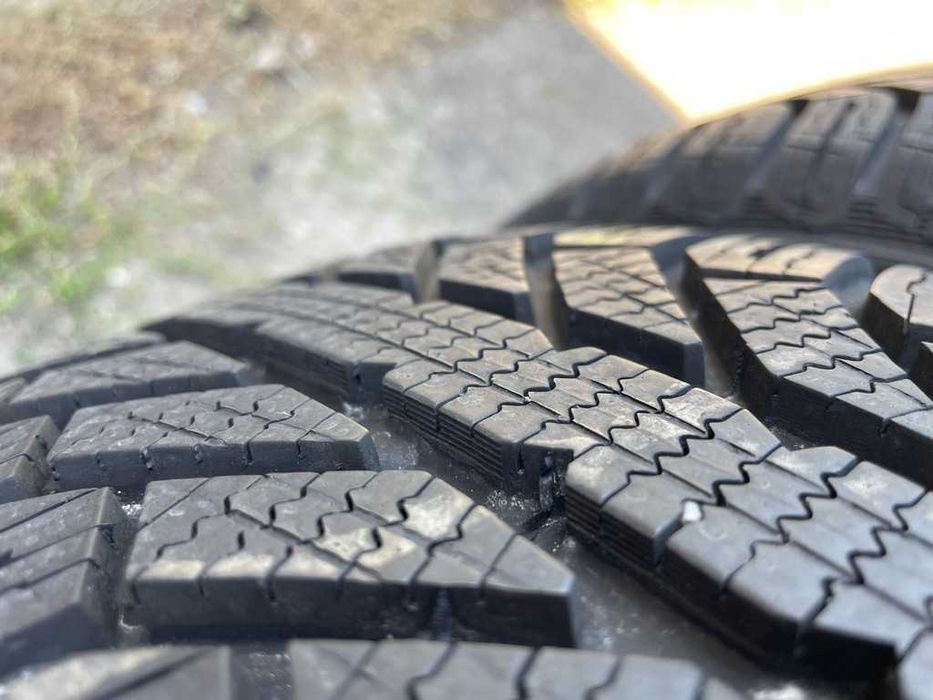 205/60r16 92H Semperit Master-Grip 2 шини бу зима 4 штуки