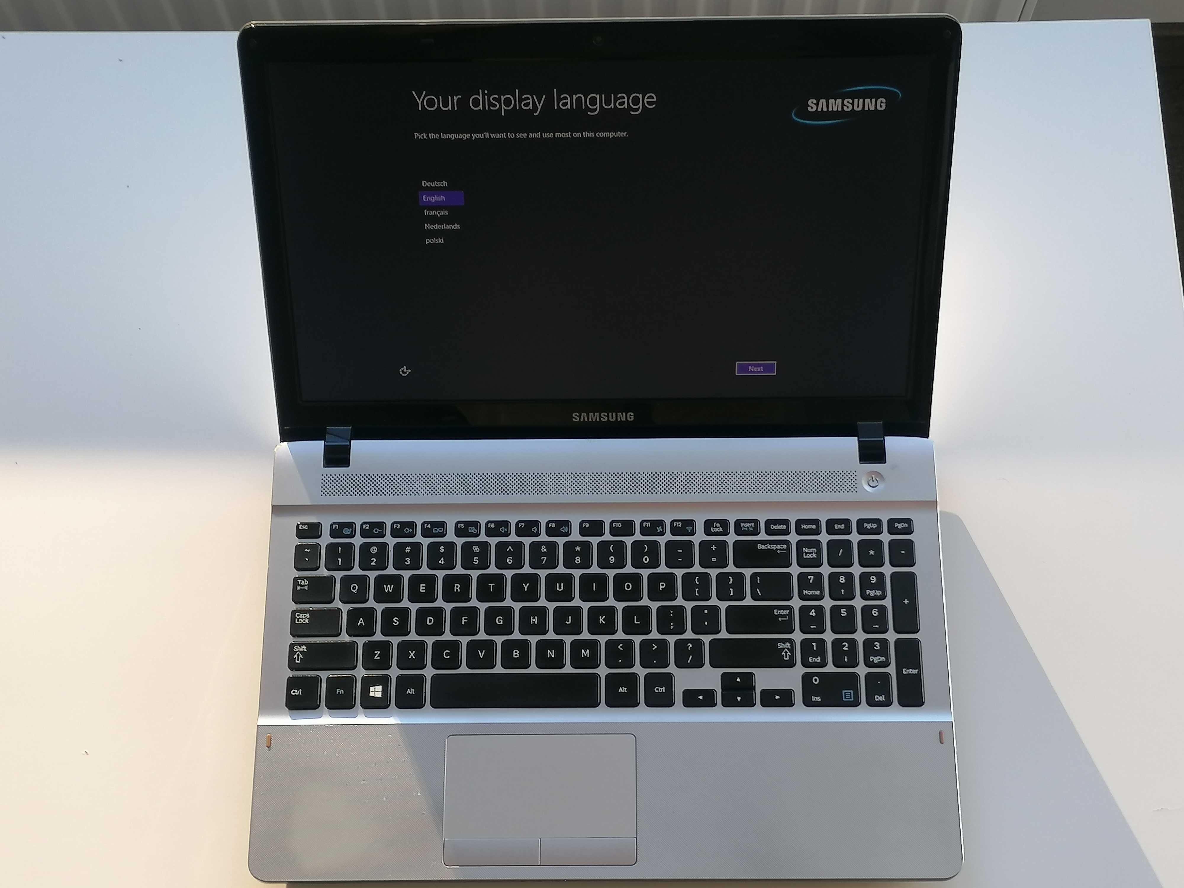 Laptop Samsung 300E5E-S01PL (i3 3120M/8 GB/HD8750M/500 GB)