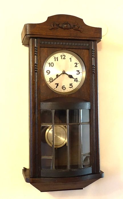 Ładny ,stylowy zegar wiszący Minute