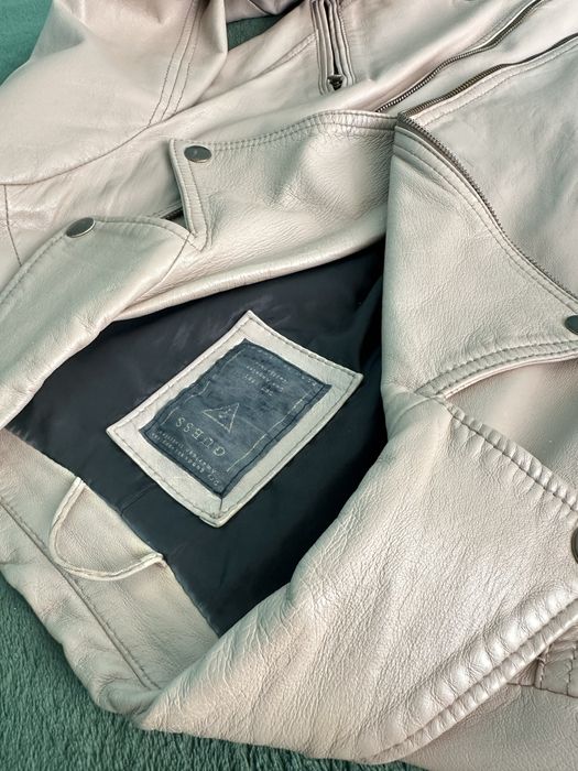 Guess — байкерська куртка з натуральної шкіри