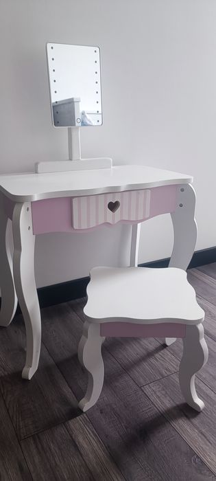 Toaletka dziecięca dla ksiezniczki