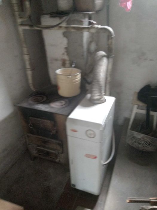 Продам будинок у с. Перемога  із земельною ділянкою 64 сотки