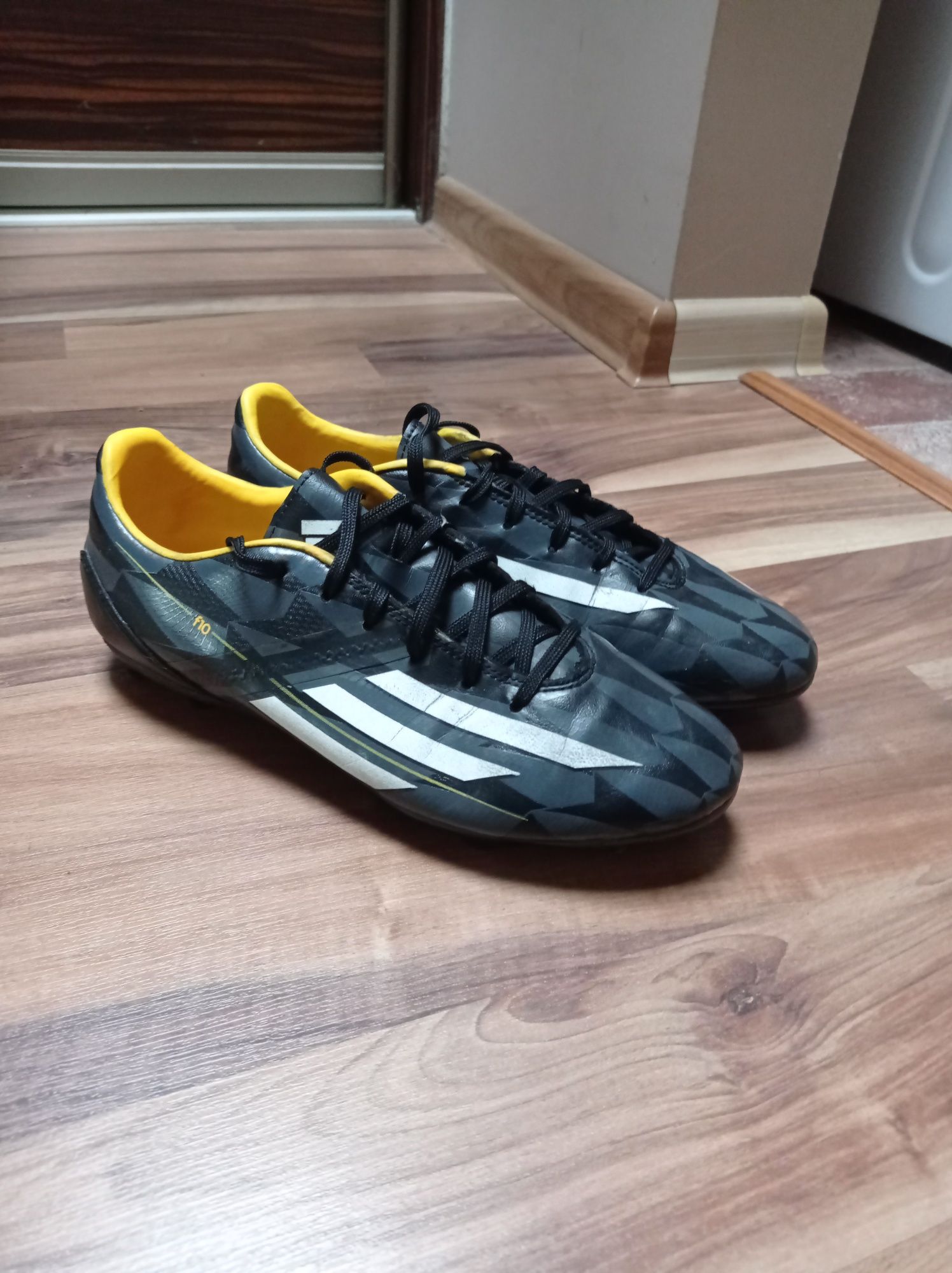 Korki adidas F10 rozmiar 40 2/3