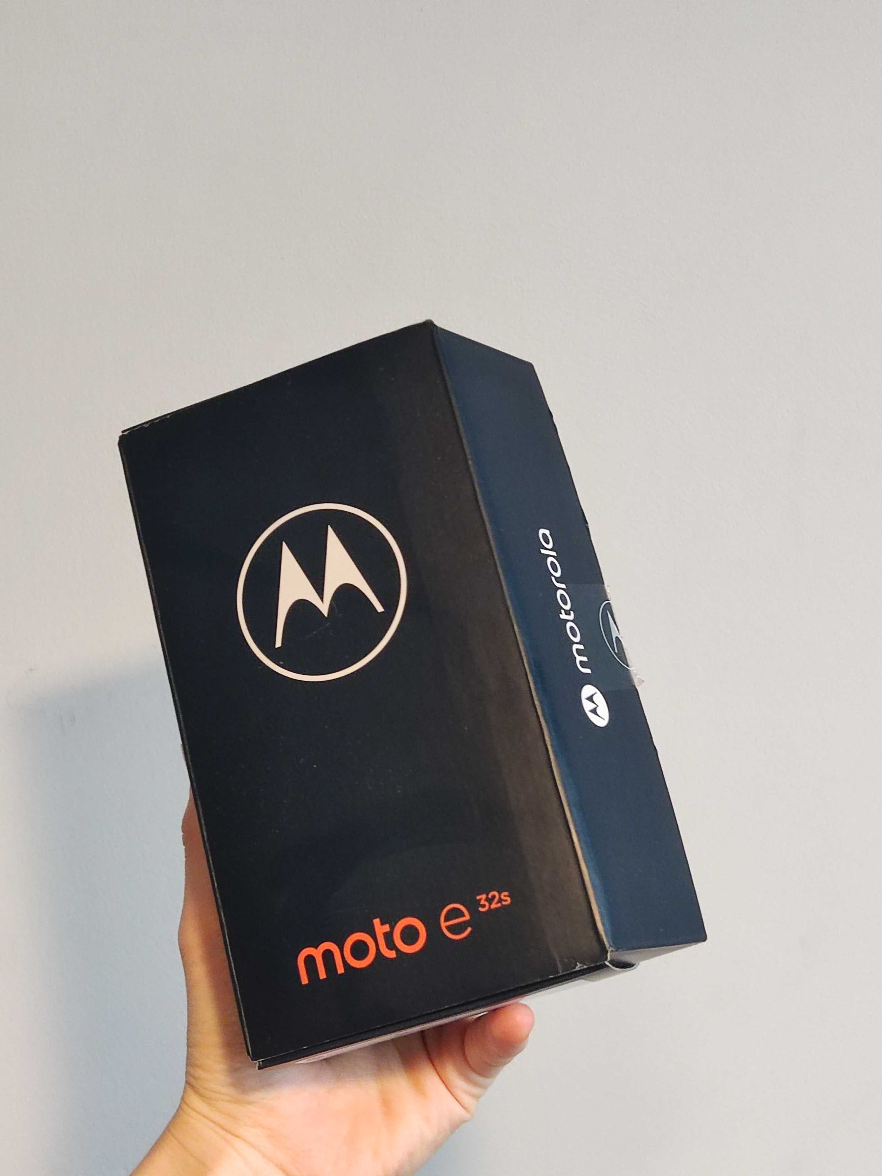 Telefon Motorola e32s, 32 GB - w zestawie (szkło + etui + ładowarka)