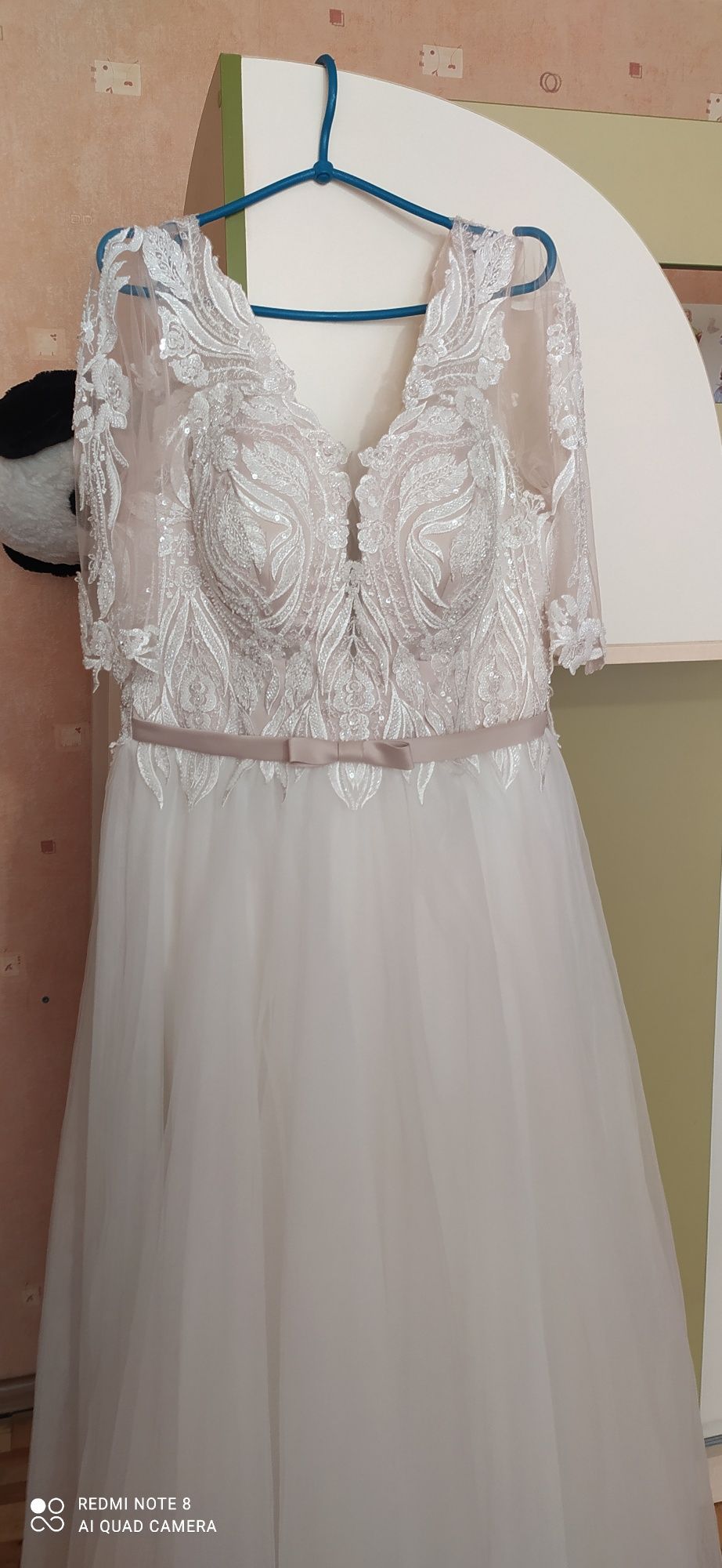Продам Весільну сукню 52 розміру