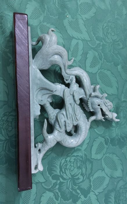 Escultura Chinesa de Dragao com 30cm de largura