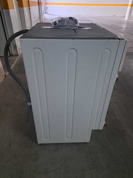máquina de lavar roupa encastre Hotpoint Ariston AWM108 - para peças