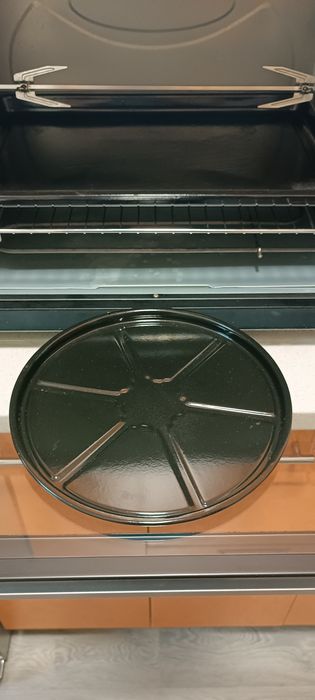 Електропечь Liberton Leo-800, на 80 литров.