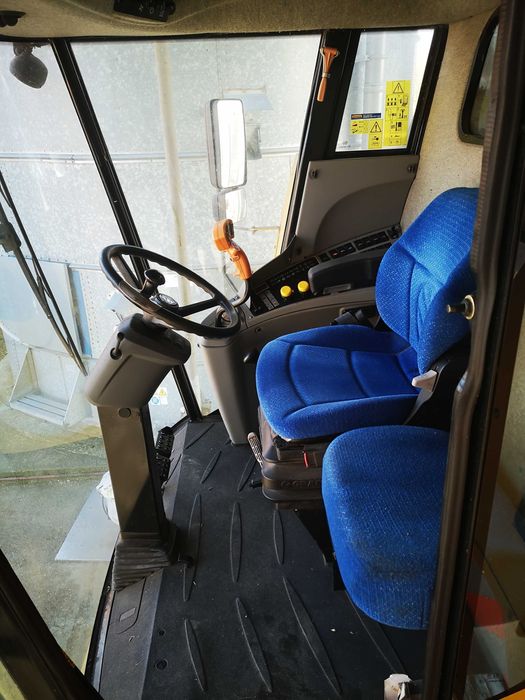 New Holland TC 5050