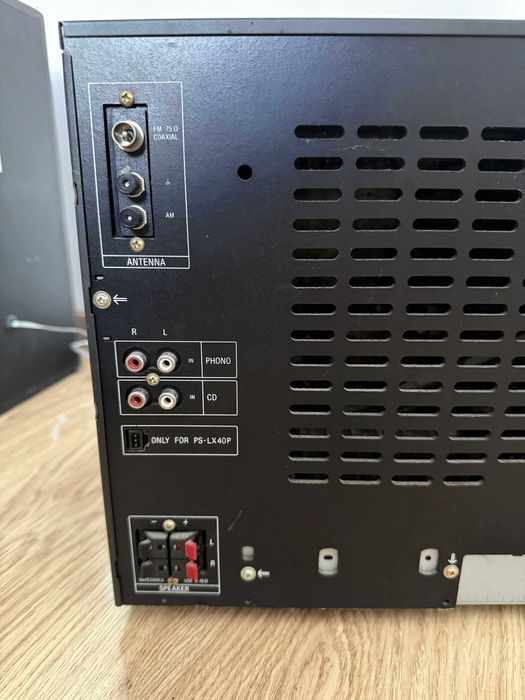 Wieża Sony z kolumnami