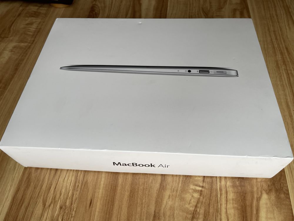 Macbook Air 13,3