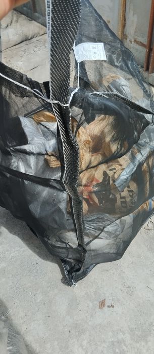 Big bags em rede e com válvula de descarga. 95x95x120cm