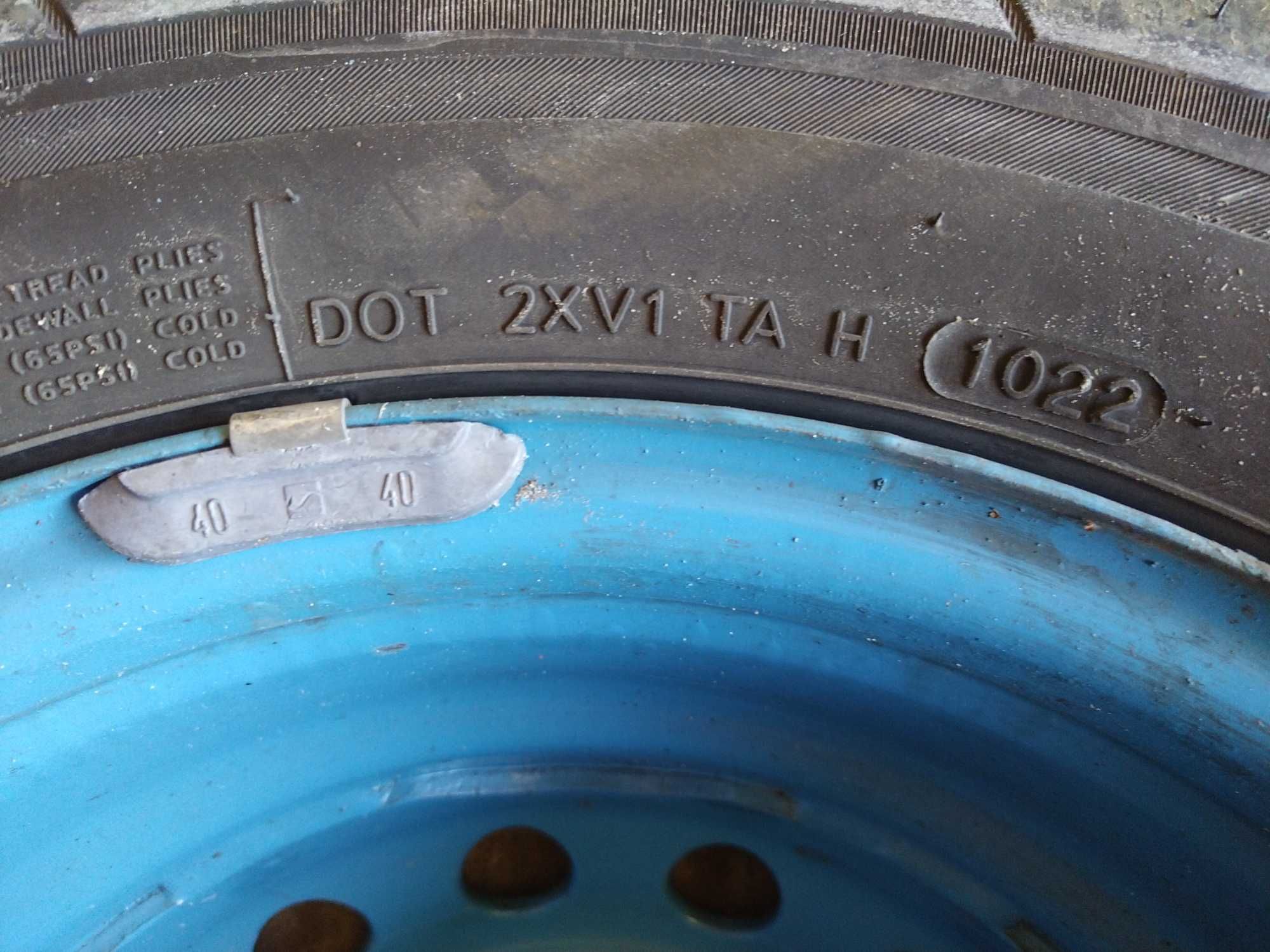 Koła z oponami 225/70 R15C