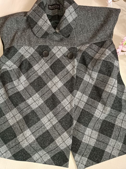 Wełniana marynareczka bezrękawnik bialcon