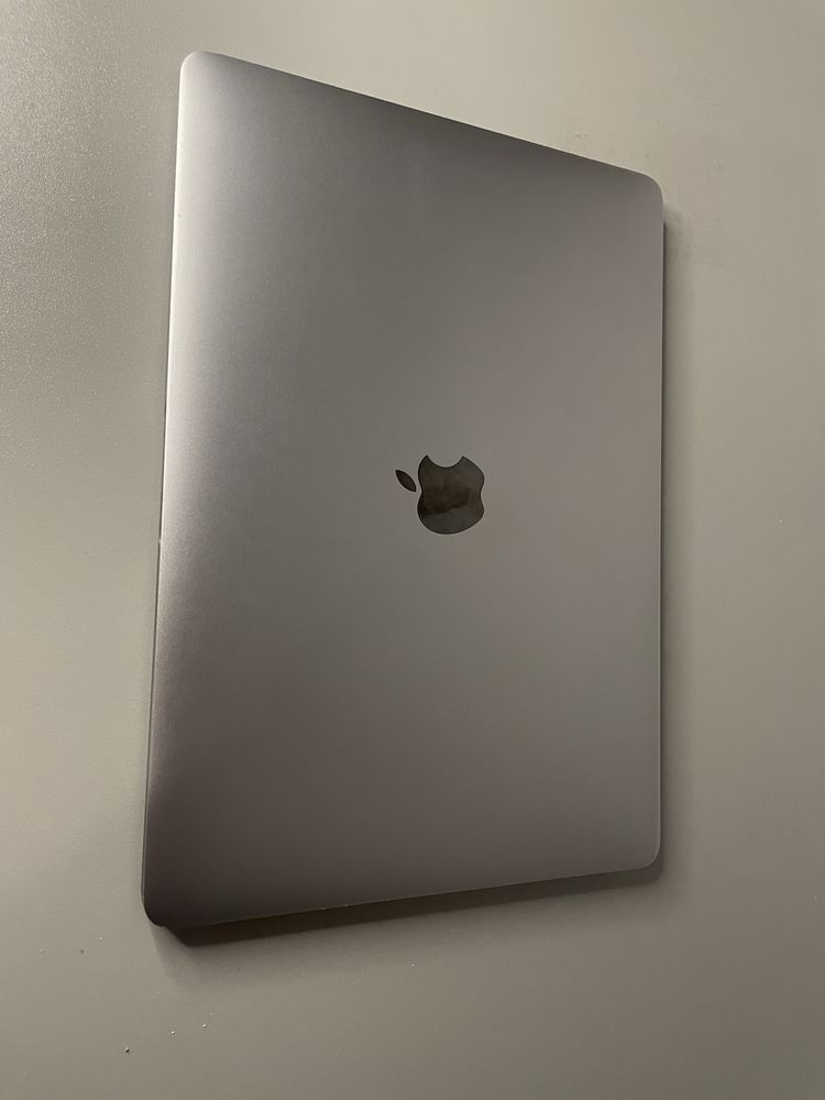 MacBook Pro 13” 2019 8/256