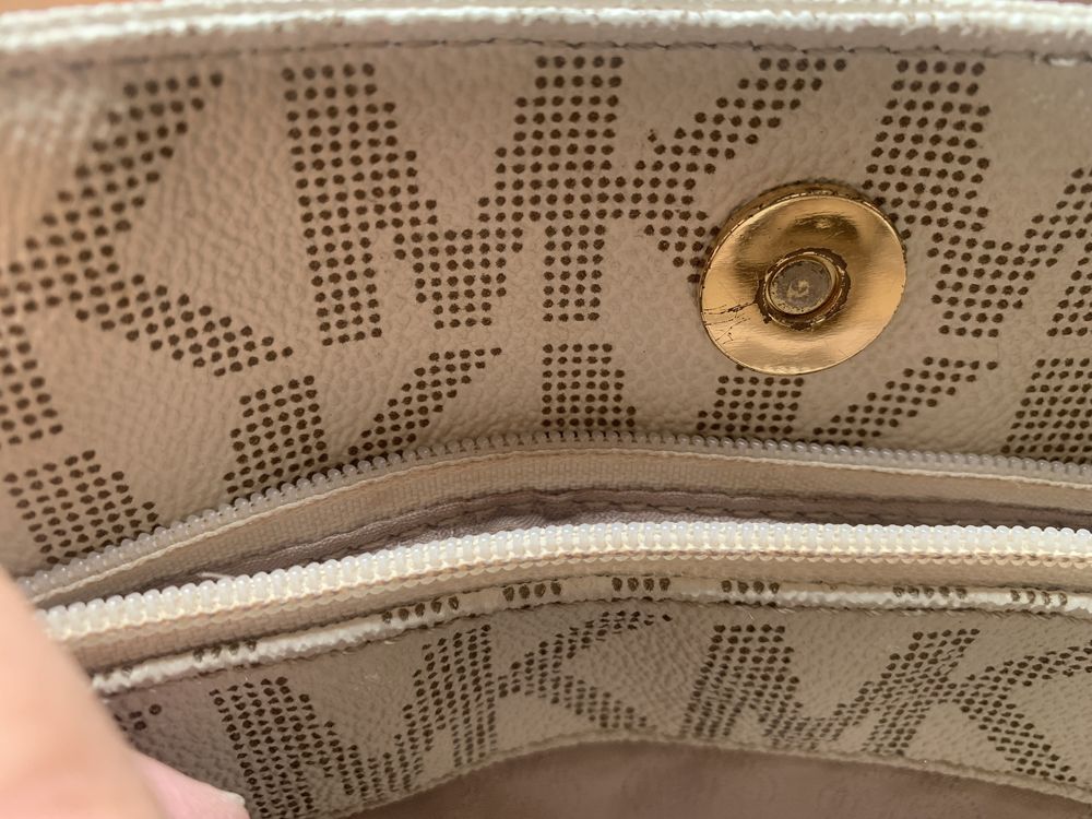 Mala Michael Kors