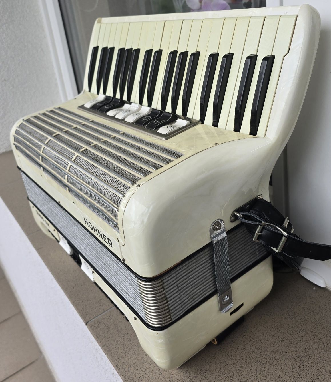Akordeon Hohner Tango II M 96 basów
