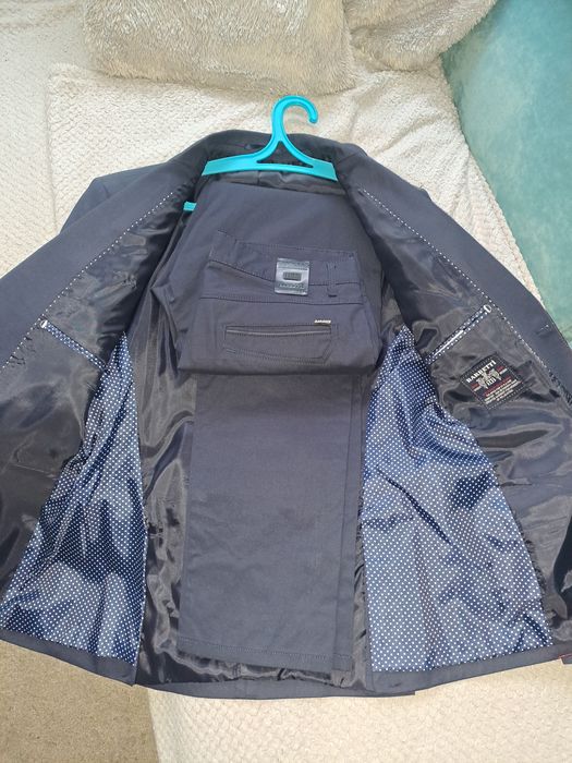 Garnitur męski granatowy