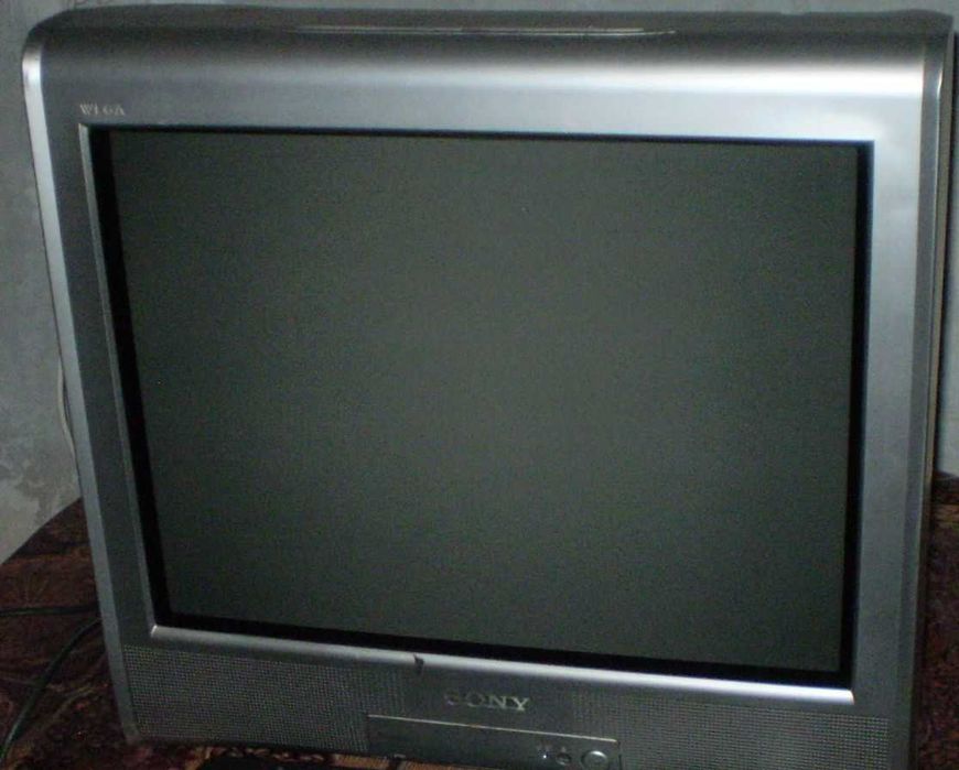 ТВ SONY TRINITRON KV-BZ21M71 с пультом. Диагональ 54 см. Пульты для ТV