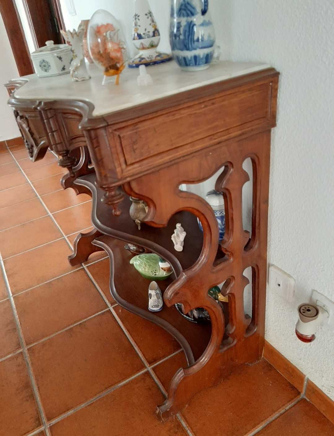 Credência muito antiga excelente estado