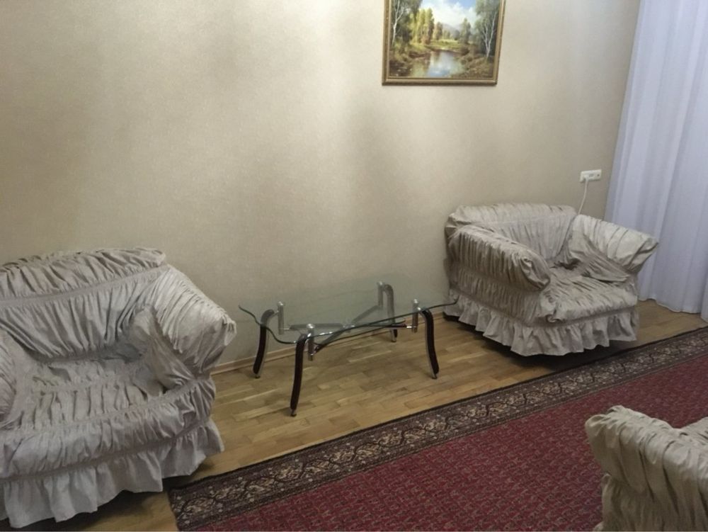 Сдам квартиру комнаты раздельно Екатериненская площадь,1