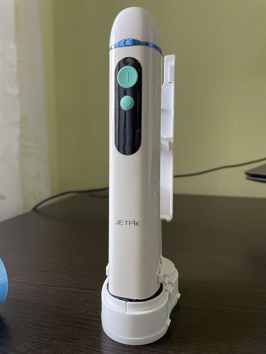 Іригатор Jetpik для чистки зубів