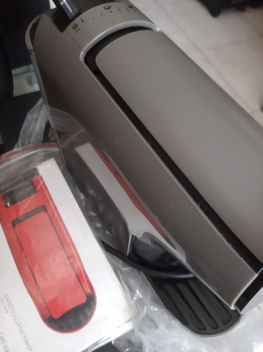 Maquinas cafe  expresso electrica ( capsulas )  impecaveis