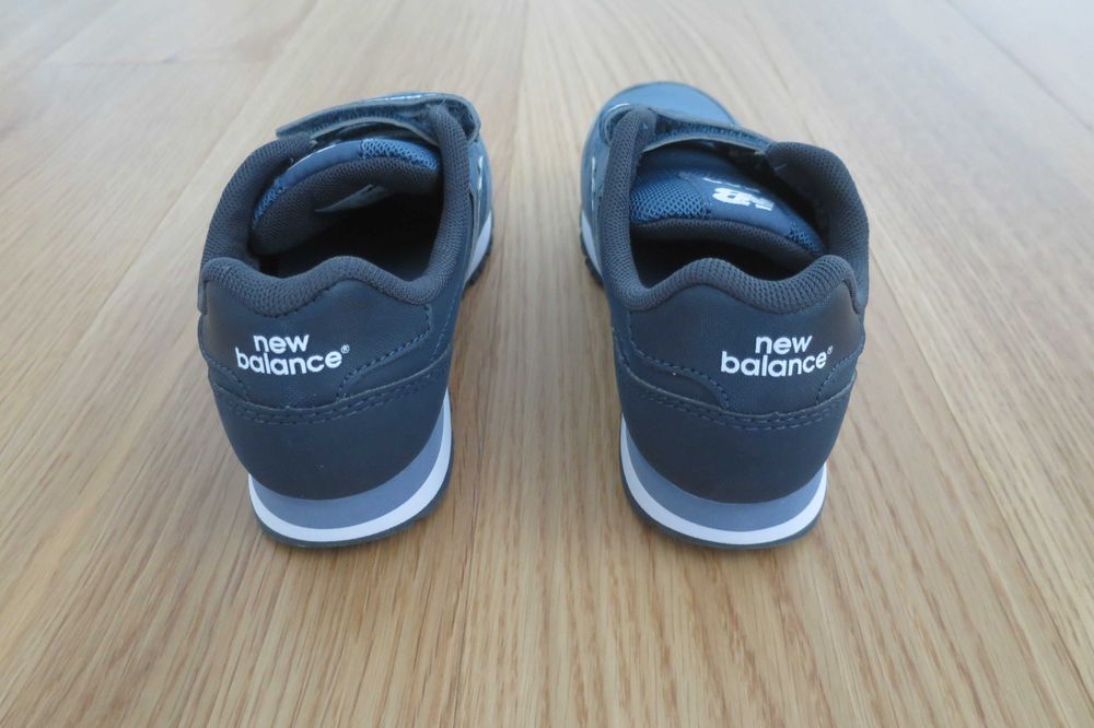 Tenis / sapatilhas novas em caixa New Balance tamanho 32