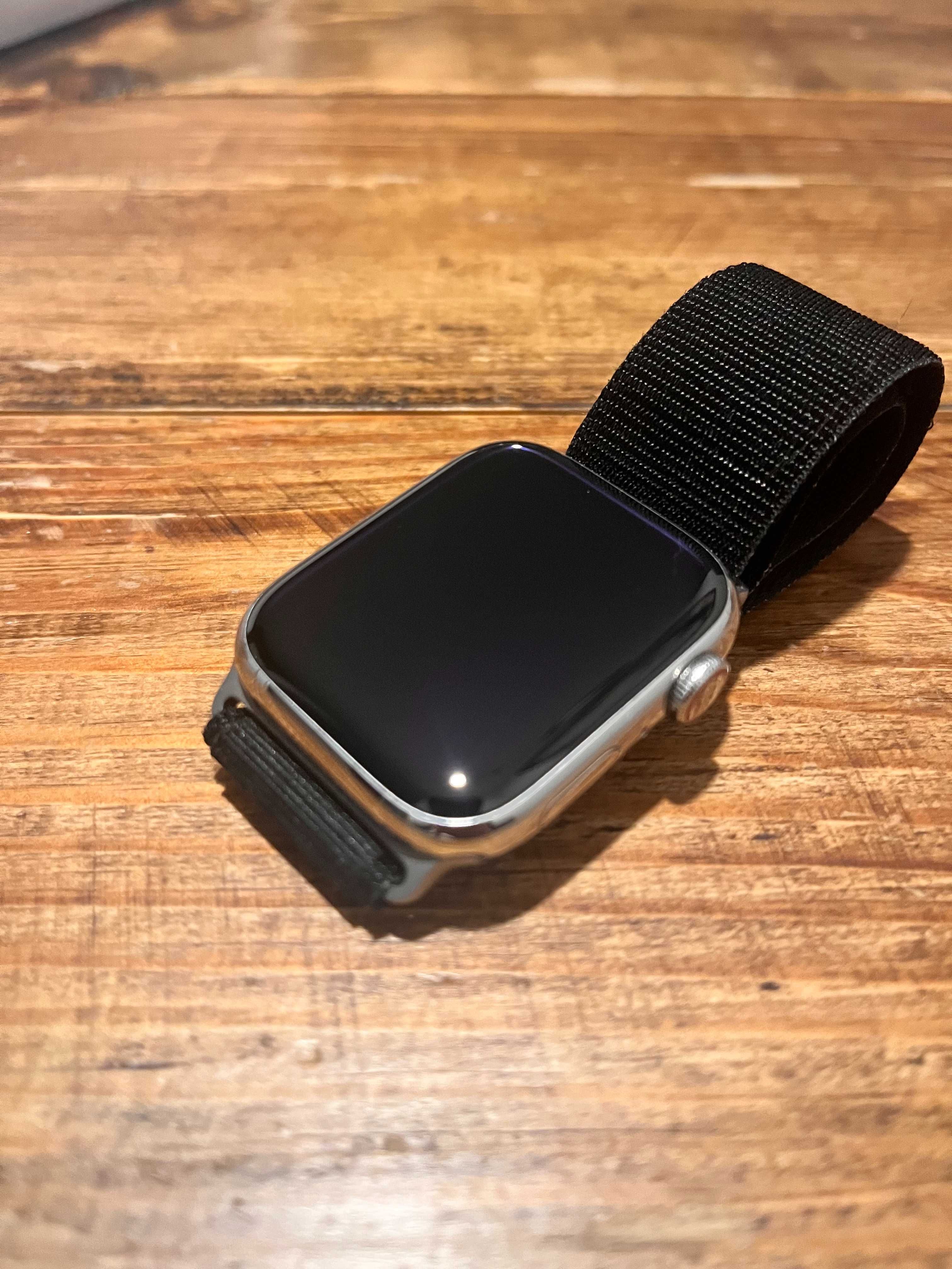 Apple Watch 8 series (GPS + Cellular) ze stali nierdzewnej