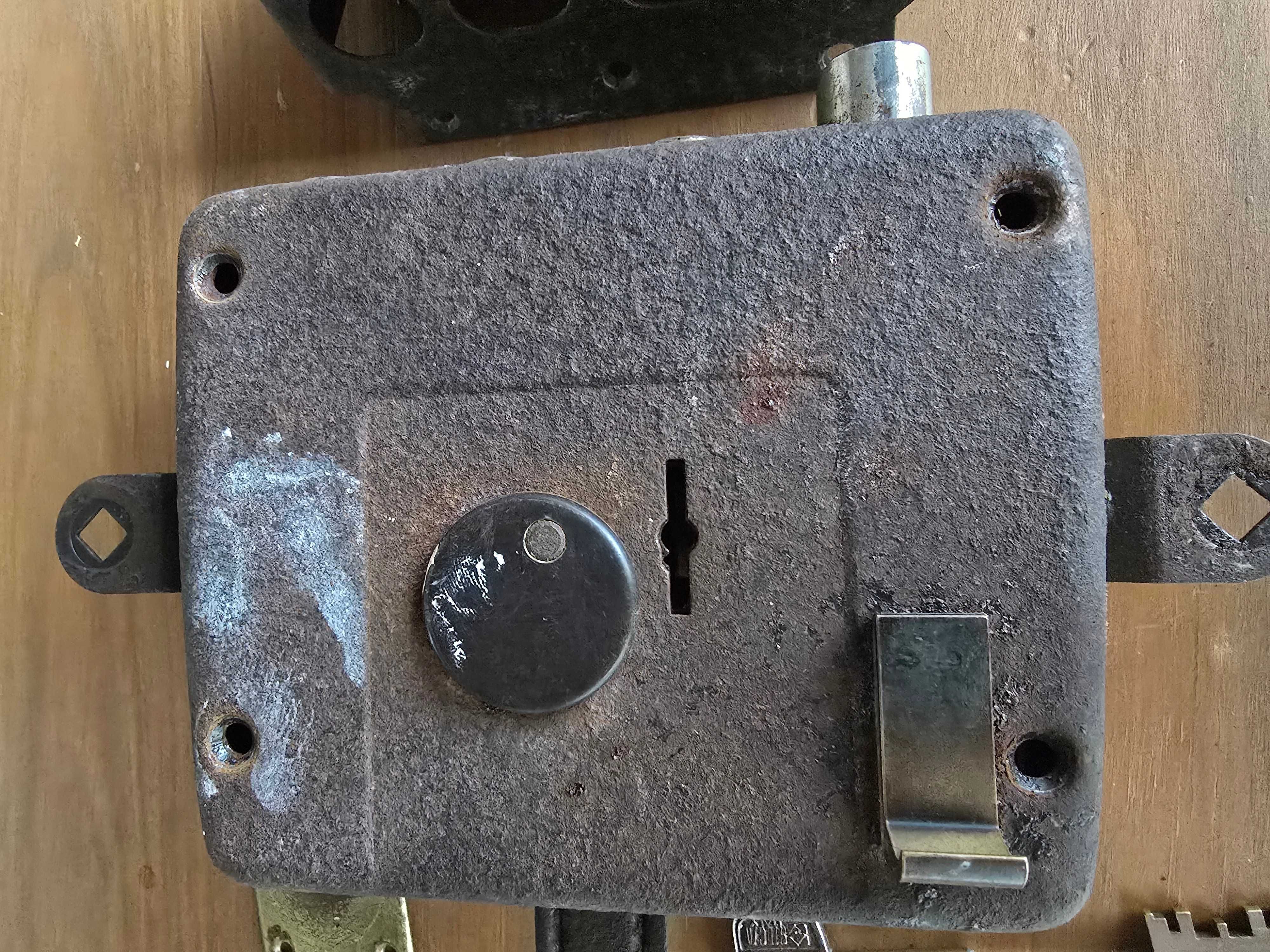 Fechadura de 4 pontos CISA Direita